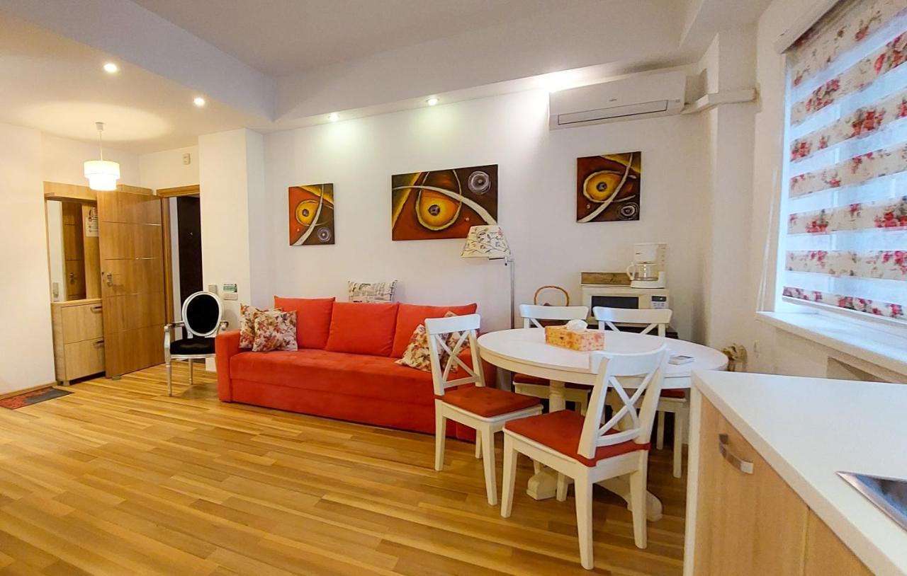 Ferienwohnung Fancy 1Bd Family Friendly In Historical Centre Bukarest Exterior foto