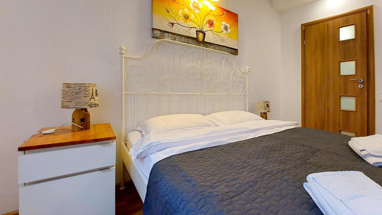 Ferienwohnung Fancy 1Bd Family Friendly In Historical Centre Bukarest Exterior foto