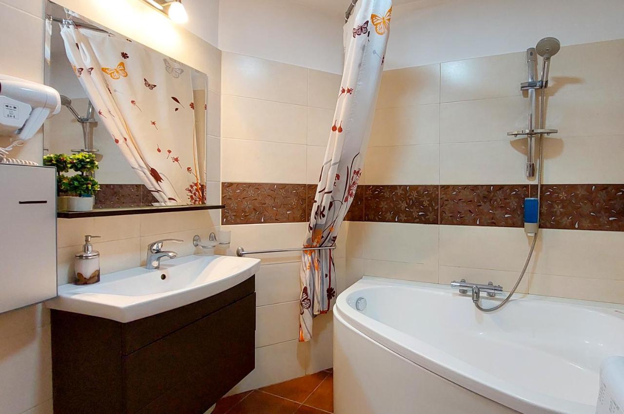 Ferienwohnung Fancy 1Bd Family Friendly In Historical Centre Bukarest Exterior foto