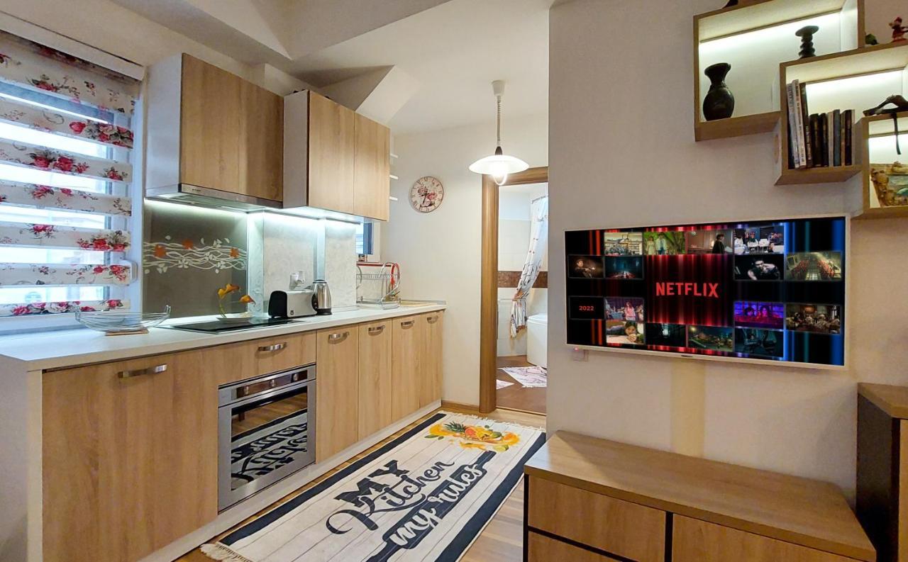 Ferienwohnung Fancy 1Bd Family Friendly In Historical Centre Bukarest Exterior foto